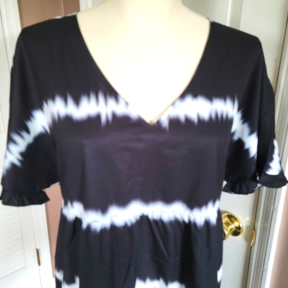 Dress - Picture 1 of 4